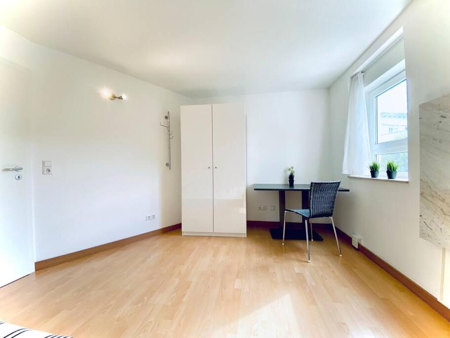 Auszeit Apartment Seeperle: Lakeside Retreat with Sunny Terrace Friedrichshafen Exterior photo